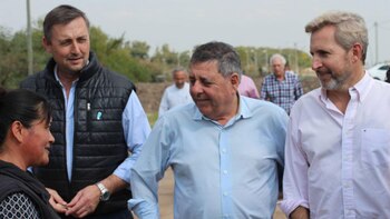 Alfredo De Angeli junto a