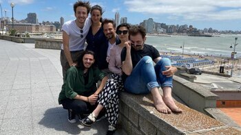 El elenco del musical Casi