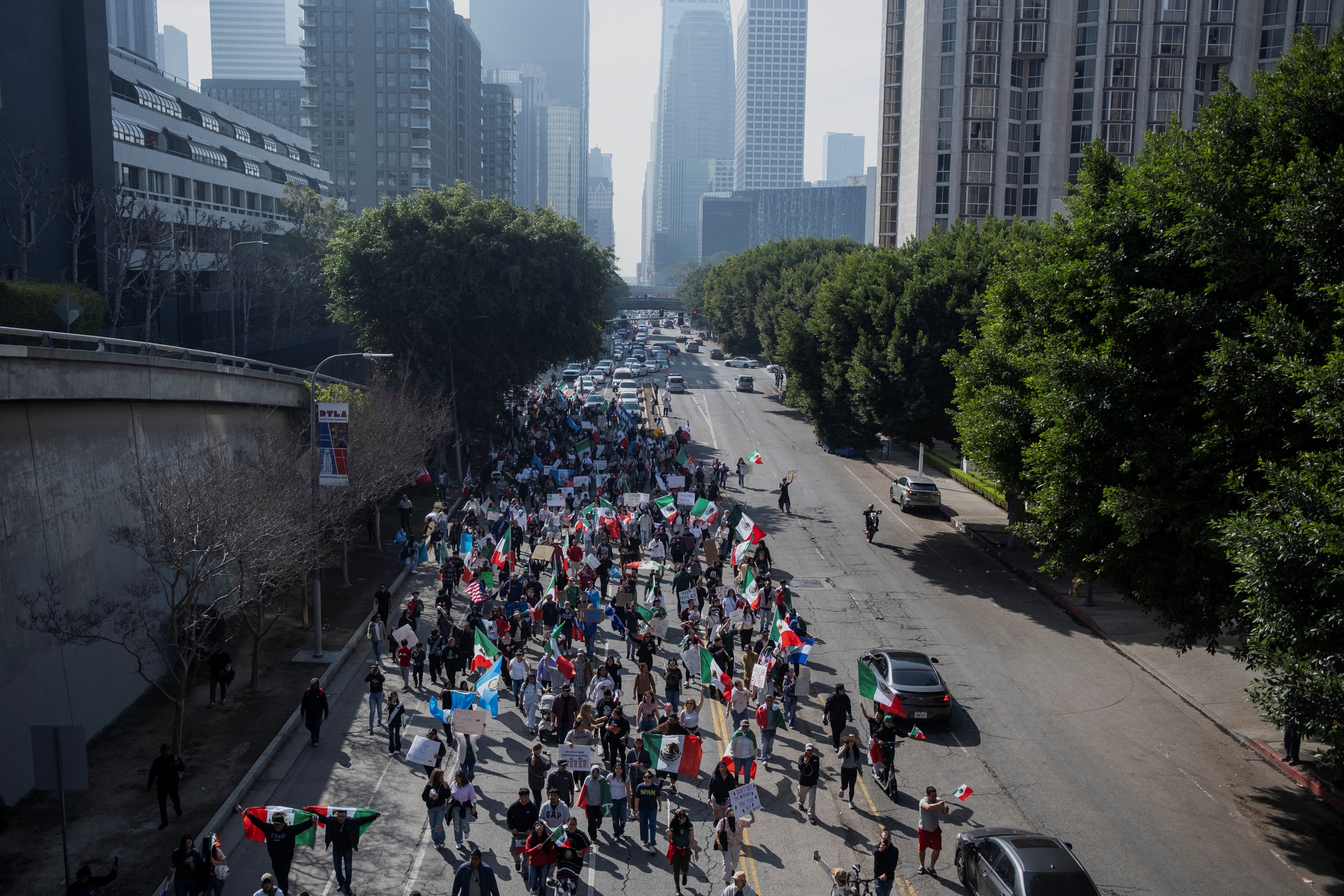 Los crímenes de odio contra hispanos o latinos crecieron un 30% en California y marcaron uno de los principales repuntes de 2025 (REUTERS/Joel Angel Juarez)