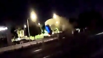 El video viral del accidente reavivó la preocupación por la conducción imprudente y el exceso de velocidad en autopistas de Los Ángeles (Captura de video)