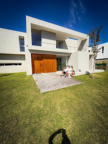 Maher Carrizo con su mamá,