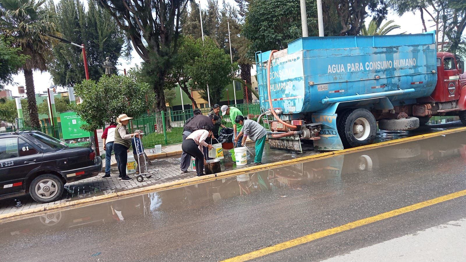 Cerca de 30 mil hogares en Arequipa siguen sin agua potable tras lluvias y deslizamientos