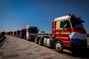 Transportistas se dirigen en sus