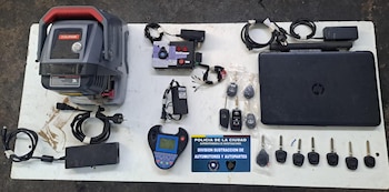 Durante 16 allanamientos realizados en Buenos Aires y Jujuy, la Policía de la Ciudad secuestró vehículos, autopartes, armas y equipos utilizados para vulnerar sistemas de seguridad