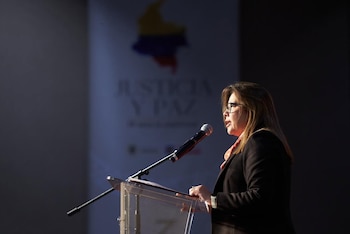 08/09/2026 La fiscal General de Colombia, Luz Adriana Camargo Garzón, en una imagen de archivo.
La fiscal general de Colombia, Luz Adriana Camargo Garzón, ha resuelto este lunes reactivar las órdenes de arresto contra siete exmiembros representantes del Frente Comuneros del Sur de la guerrilla del Ejército de Liberación Nacional (ELN), las cuales habían sido suspendidas a propósito de las conversaciones y negociaciones previas al Gobierno del presidente colombiano, Abelardo de la Espriella.
POLITICA
FISCALÍA COLOMBIA EN X