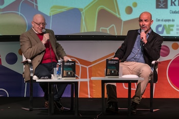 Eduardo Sacheri dialoga con Jorge