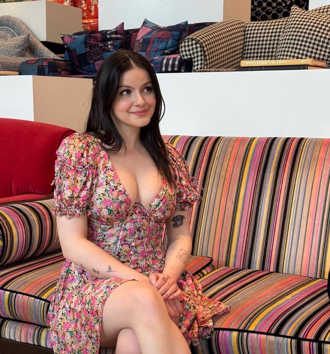 Ariel Winter destaca el impacto emocional del acoso mediático sobre su imagen cuando tenía solo 14 años (@arielwinter)