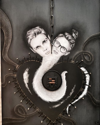 Pareja encadenada, parte de la