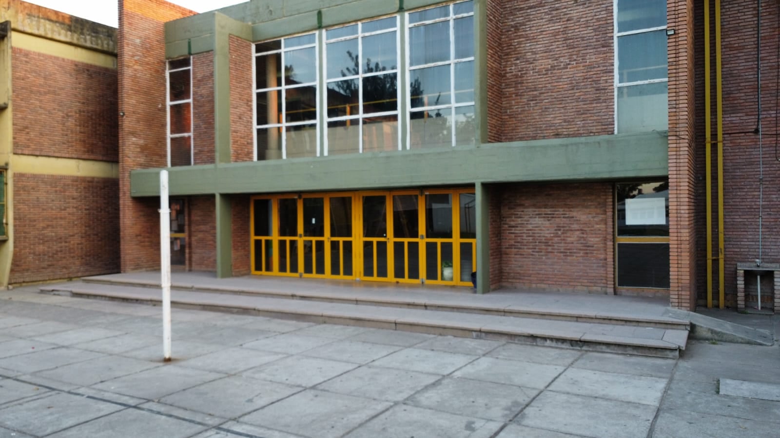 El colegio reabrirá sus puertas luego de dos semanas de permanecer cerrado por el ataque (Leo Galletto)