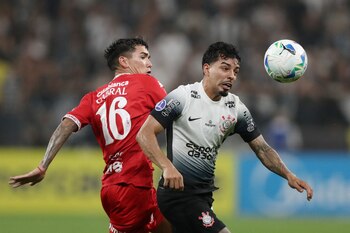 Huracán venció al Corinthians en
