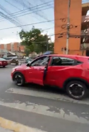 (Twitter/@sammyrockss)