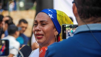 Venezuela libera a otros 22