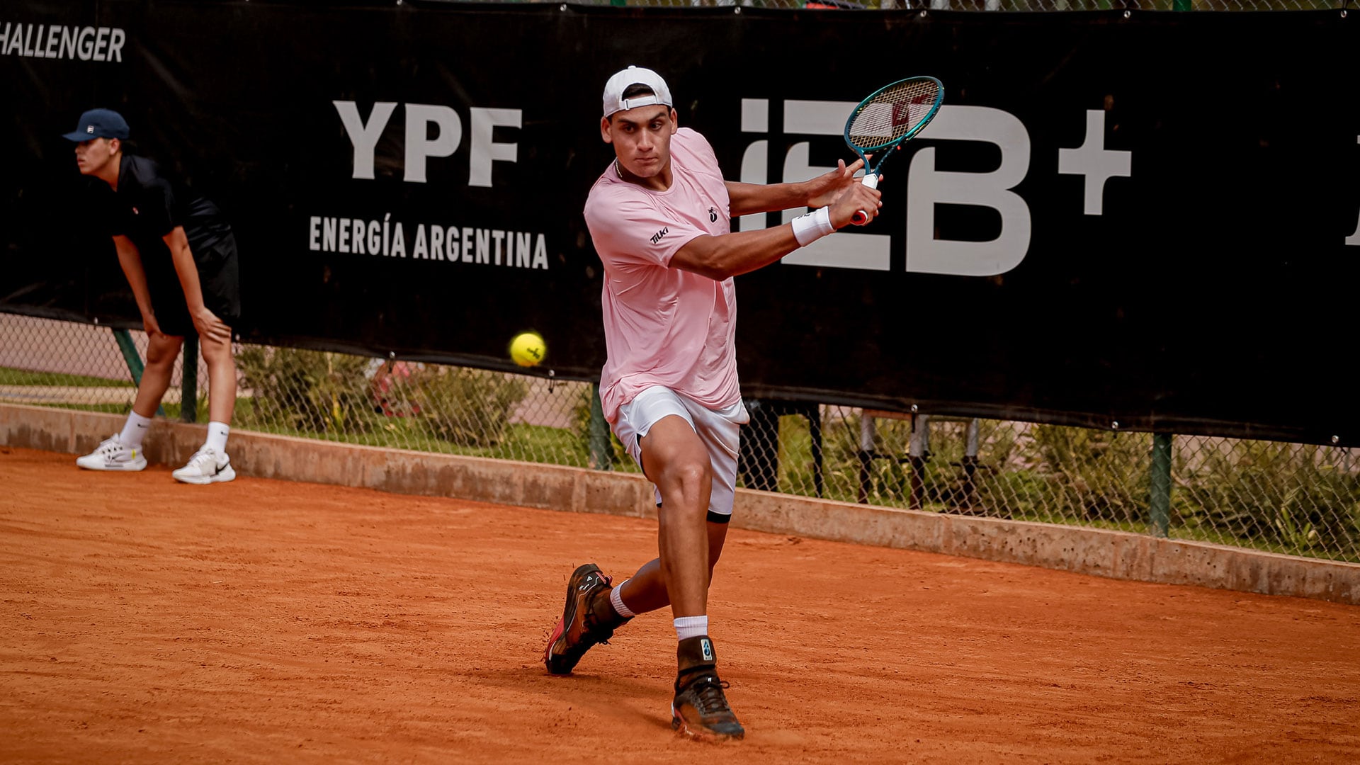 Máximo Zeitune ganó sus dos compromisos de la clasificación y será parte del cuadro principal del Challenger de Tigre I (Crédito: Prensa AAT)