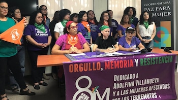Diversos colectivos feministas organizaron la marcha, que será seguida por el paro nacional de mujeres (Foto: Twitter@mriverasanchez)