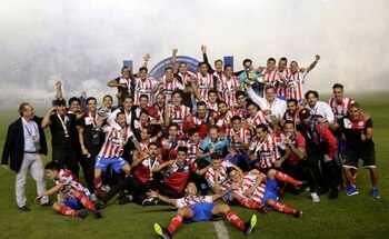 Foto de archivo de jugadores del Atlético de San Luis festejando tras lograr el ascenso en México. Estadio Alfonso Lastras, San Luis Potosí, México. 5 de mayo de 2019.
REUTERS/Henry Romero