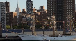 “Había marineros colgando”: Testigos y un tripulante del Buque Cuauhtémoc narran accidente en puente de Brooklyn