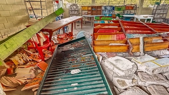 La estrategia oficial incluye Escuela en Casa para la educación remota y Escuela Itinerante para trasladar clases a sedes seguras en la zona afectada - crédito @Mineducacion/X