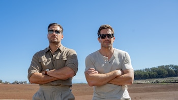 “En la Zona Gris”: El elenco estelar de Henry Cavill y Jake Gyllenhaal enfrenta el golpe más peligroso al ritmo inconfundible de Guy Ritchie