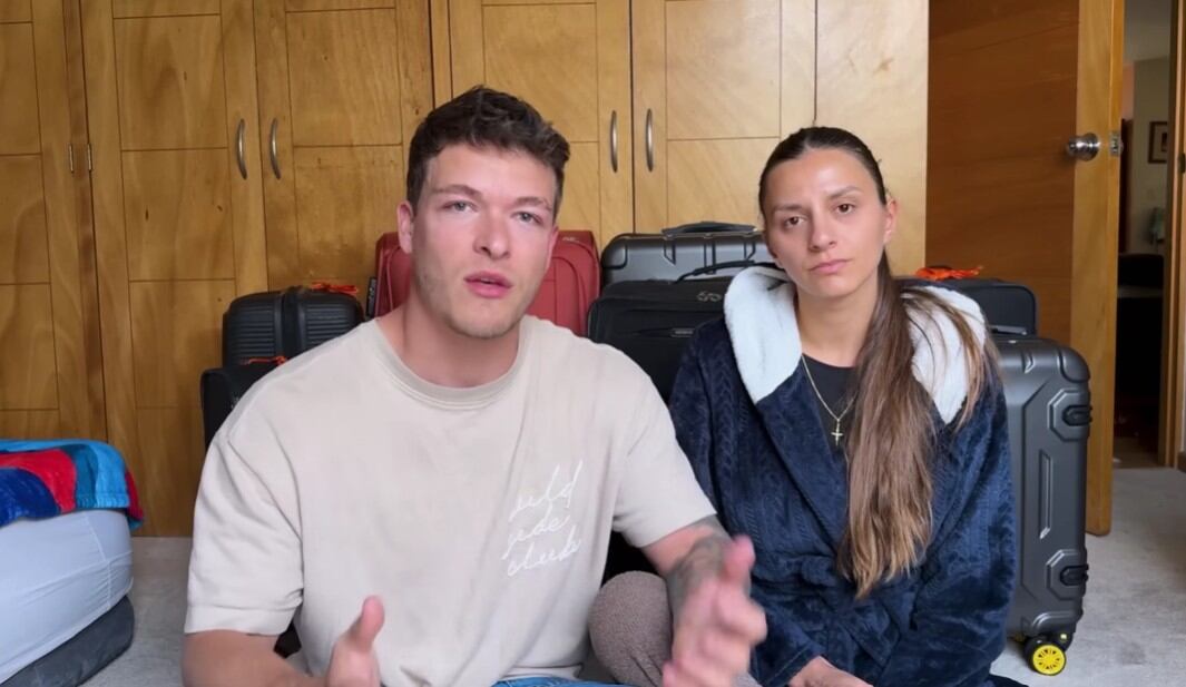 Los creadores de contenido españoles expresaron su preocupación por la seguridad de su hijo nacido en México. (Captura de pantalla)