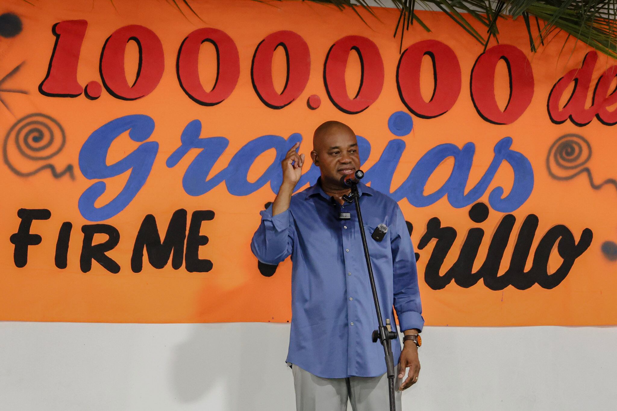 En Cartagena, Luis Gilberto Murillo celebró que ya llegó al millón de firmas para su candidatura presidencial - crédito suministrada a Infobae Colombia