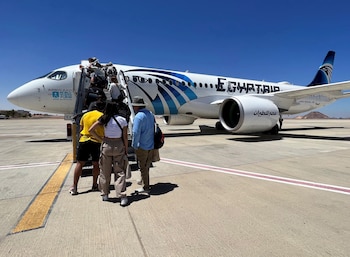 El cierre del espacio aéreo por el conflicto en Irán puede provocar cancelaciones y demoras de vuelos para ciudadanos estadounidenses en Egipto (REUTERS/Mohamed Abd El Ghany)