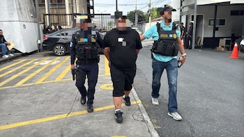 Agentes de la Policía Nacional Civil capturaron a José Bryon Arcón Macal en la zona 7 de la Ciudad de Guatemala.
