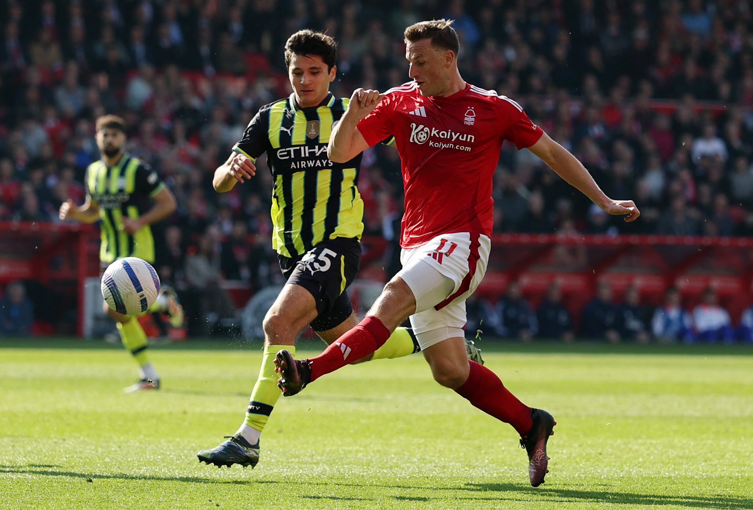 Chris Wood ha sido una de las fichas claves para Nottingham Forest en el ataque-crédito Lee Smith/REUTERS