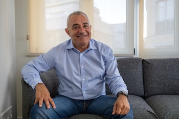 Javier Armas, en un momento de la entrevista (Foto: Helena Margarit)