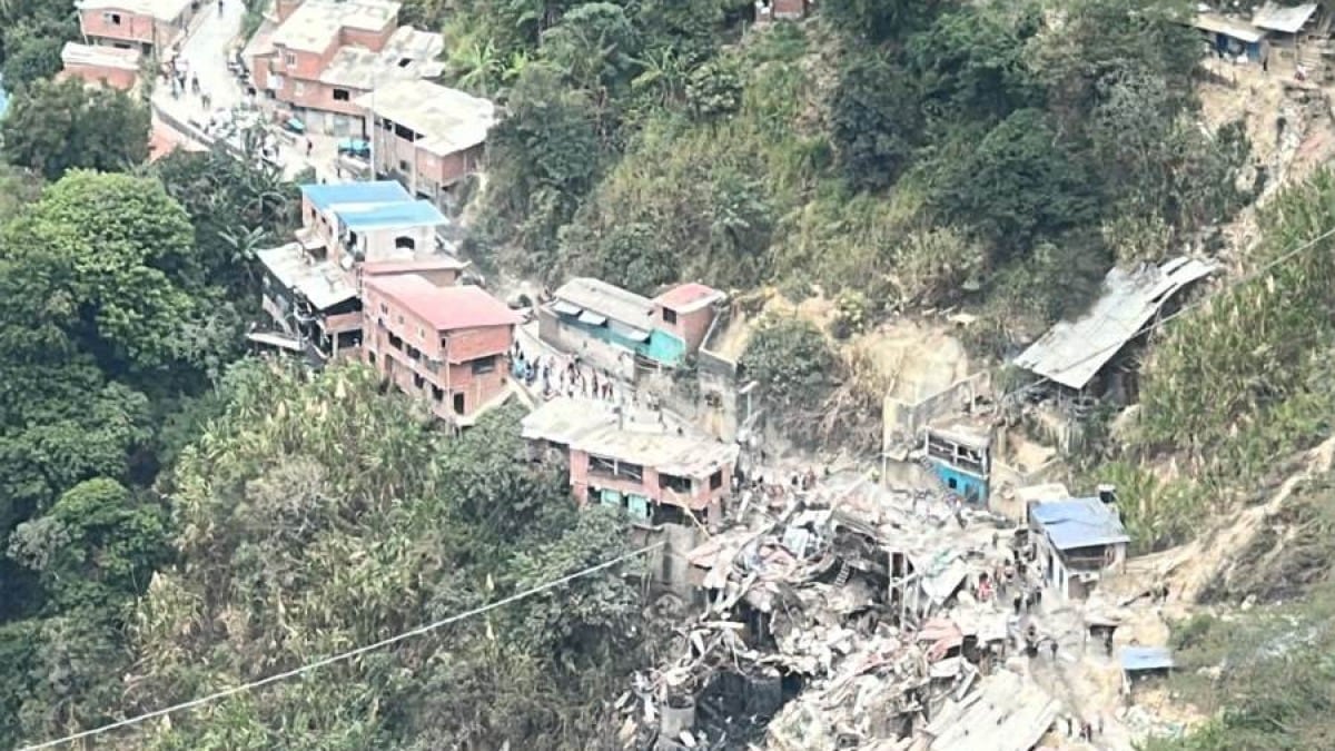 Las autoridades de Marmato mantuvieron operativos en la zona para descartar personas bajo los escombros tras la explosión en la bocamina - crédito X