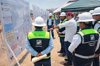 La SICT destacó que la modernización de la carretera Villahermosa–Escárcega fortalecerá la conectividad, la seguridad vial y el desarrollo económico del sureste mexicano.