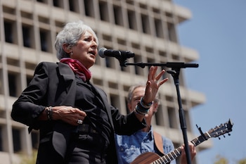 Joan Baez regresa al estudio