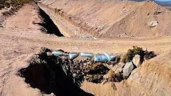 Chile: desconocidos construyeron una pasarela ilegal en una zanja de la frontera con Bolivia