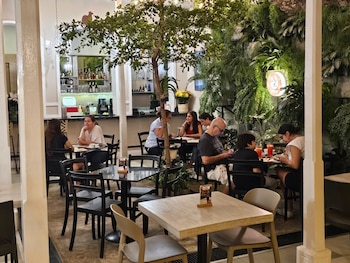 Uno de los pilares más destacados de la agenda gremial es la promoción de una Ley Gastronómica Nacional.