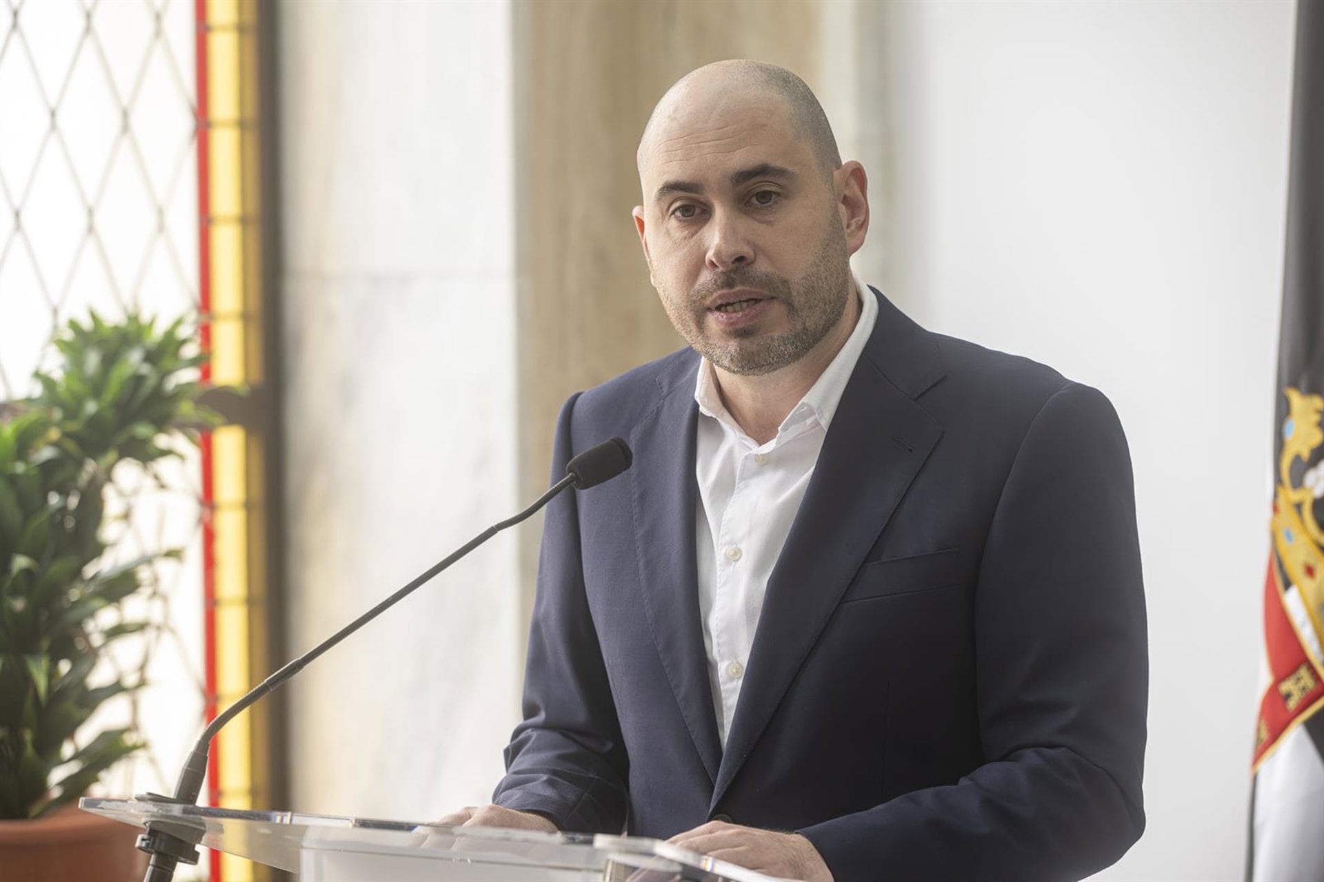 28/09/2026 El delegado del Gobierno en Ceuta, Miguel Ángel Pérez Triano, durante una rueda de prensa, a 28 de septiembre de 2026, en Ceuta (España). Pérez Triano ha presentado su dimisión, una decisión que, según el mismo ha dicho, había tomado ya hace algún tiempo y se la había comunicado al ministro y