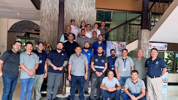 Médicos de Costa Rica regresan al país tras atender a 78 pacientes afectados por terremoto en Panamá