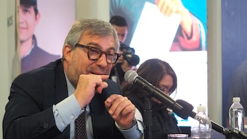 La Justicia de Perú prohíbe al exjefe de la oficina electoral salir del país en un año y medio