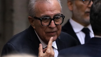 El gobernador de Sinaloa comparece ante la Fiscalía de México tras ser acusado de supuestos lazos con el 'narco'