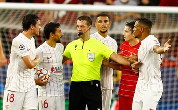 El árbitro bielorruso Aleksei Kulbakov