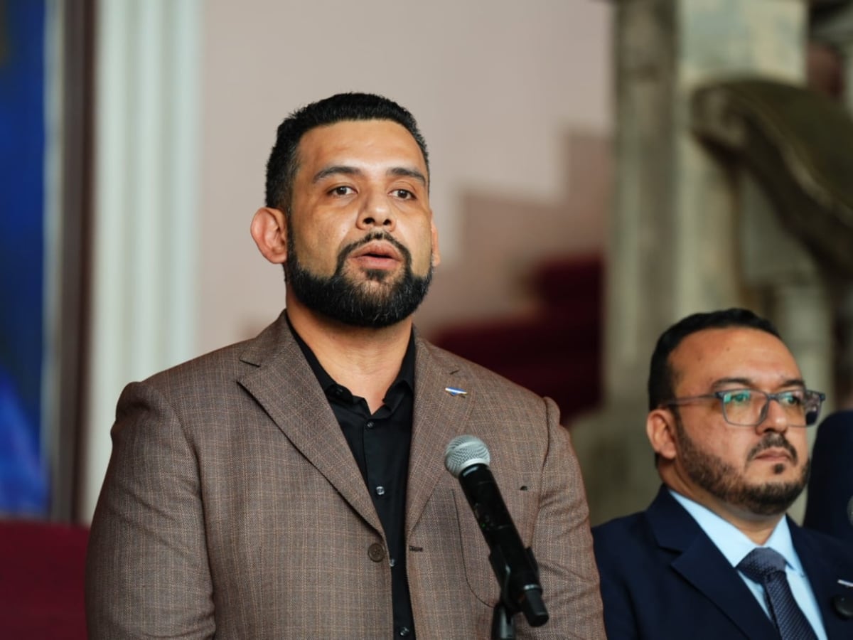 El viceministro de Salud, Eduardo Midence, informó avances en la reducción de la mora quirúrgica acumulada en los hospitales del país. (Foto: Casa Presidencial Honduras)