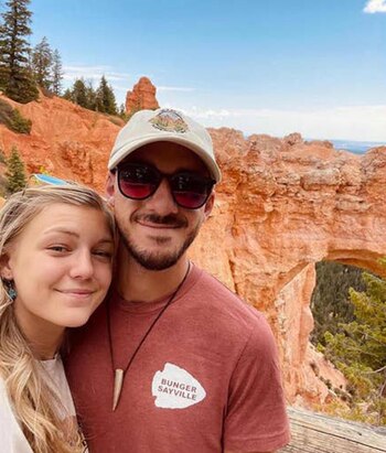 Gabby Petito y su pareja,