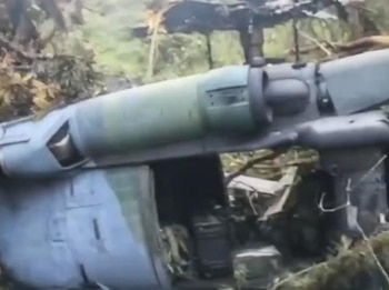Los 19 militares que viajaban en el helicóptero UH-60 Black Hawk identificado como 2175 sobrevivieron al accidente ocurrido el 19 de octubre de 2026 en una zona rural de Inzá, Cauca. La aeronave cumplía una misión de abastecimiento de tropas y traslado de personal cuando cayó cerca de las 1:43 p. m. - crédito captura de pantalla Noticias Caracol