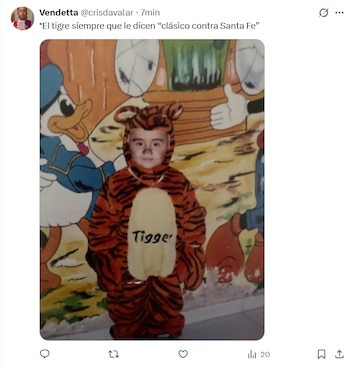 El disfraz de 'Tigresaurio' satiriza la edad y rendimiento de Falcao en Millonarios, comparándolo con otros veteranos del club - crédito X