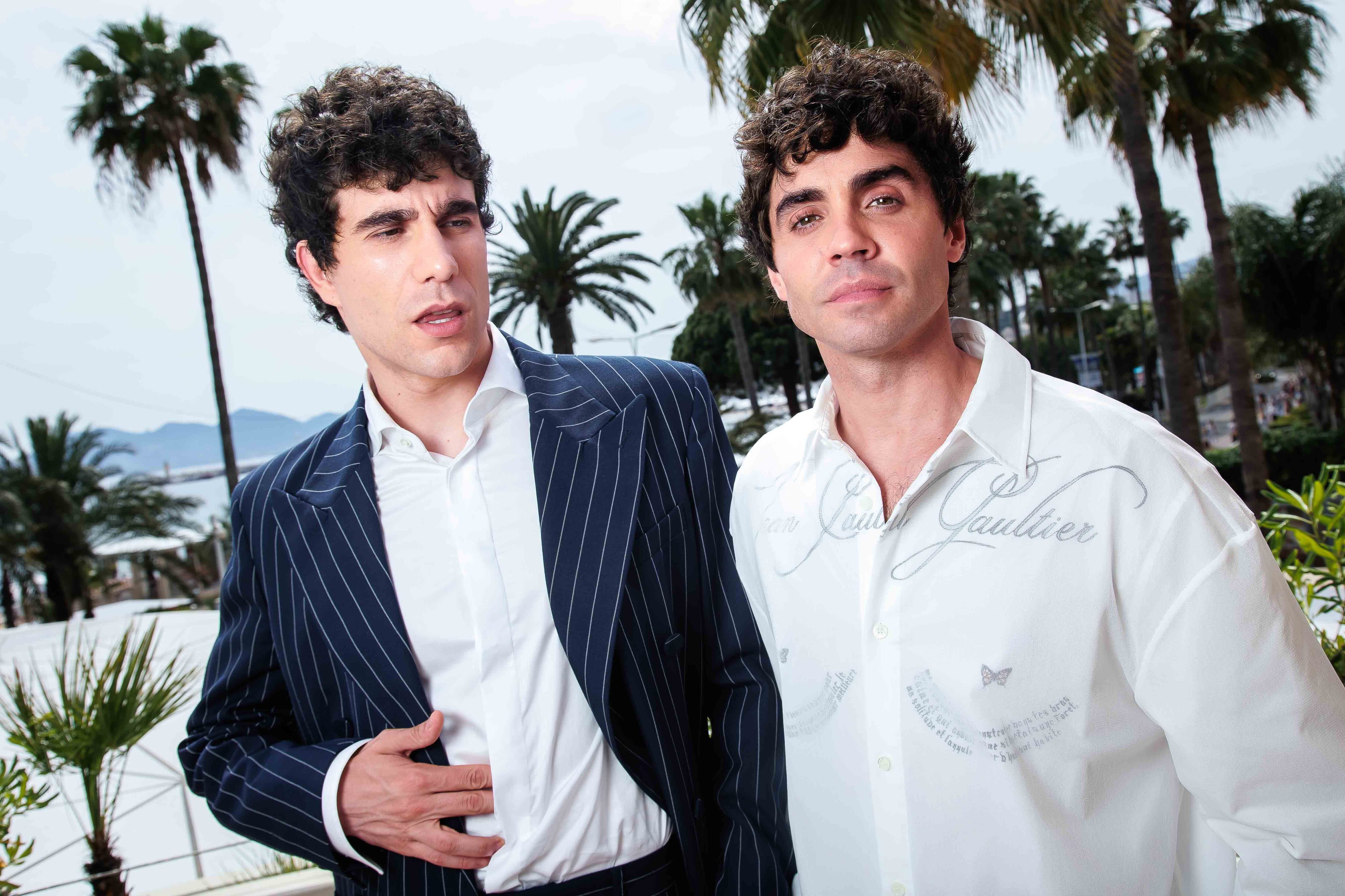 Javier Calvo (Izquierda) y Javier Ambrossi (Derecha) presentan