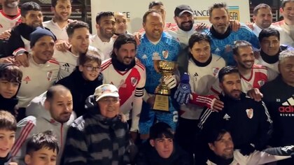 Las “leyendas” de River Plate vencieron a Estudiantes y se consagraron bicampeones en el fútbol Senior