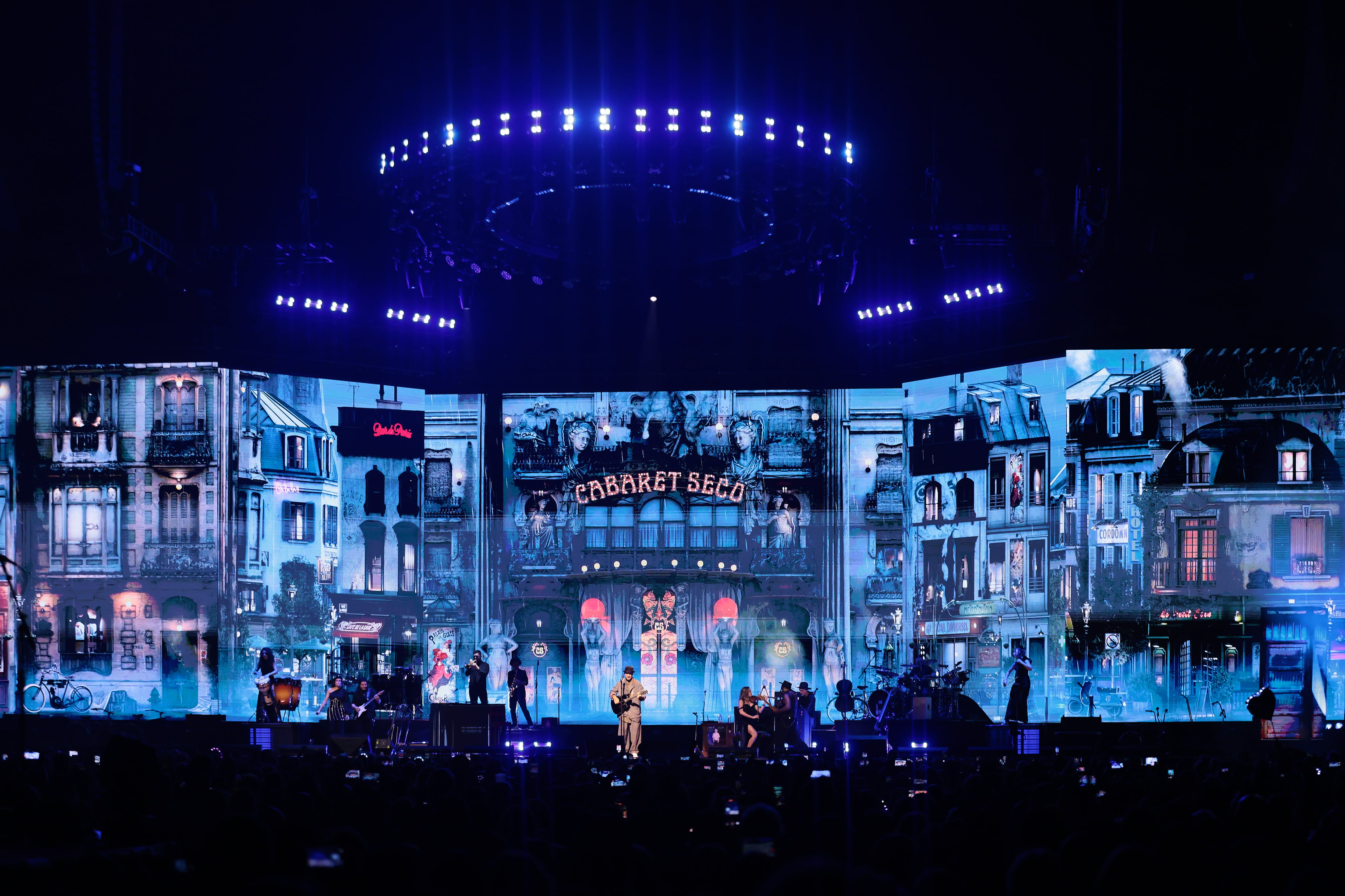 El Cabaret Seco, una de las tantas mutaciones de la escenografía del concierto