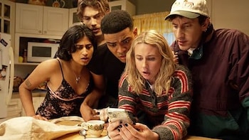 Imagen de la serie 'Adults', que estrena su segunda temporada este 30 de septiembre.