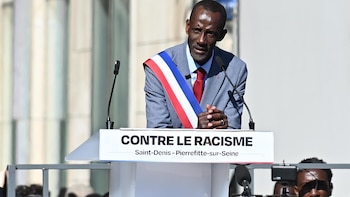 La Fiscalía francesa investiga por presunta malversación al alcalde de Saint Denis