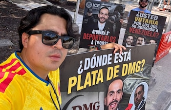 El activista afirmó que las promesas de Donald Trump en las elecciones presidenciales de Estados Unidos en 2024 derivaron en deportaciones de connacionales, humillaciones y traslados a África, y sostuvo que el jurista colombiano impulsaría medidas para mantener esa línea política - crédito @Betocoralg / X