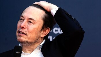 Tesla reactivó la multimillonaria propuesta