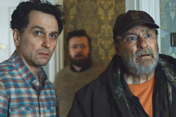15/09/2026 'La Maldición de Widow's Bay' domina en los Emmy 2026 con 14 premios.
'La Maldición de Widow's Bay', con un total de 14 galardones, se alzó como la gran triunfadora en la 78.ª edición de los premios Emmy. Una ceremonia en la que, junto a la comedia de terror de Apple TV+, también brillaron otros títulos como el drama médico de 'The Pitt' o la miniserie 'DTF St. Louis', ambas producciones de HBO y ambas con siete premios cada una.
SOCIEDAD CULTURA
APPLE TV